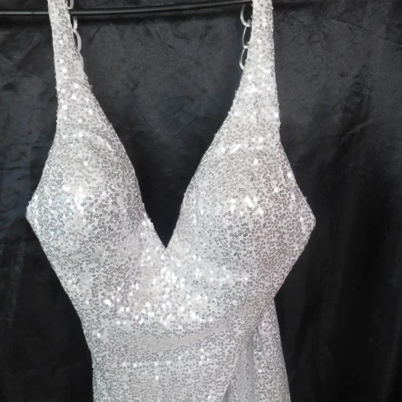 PENDING SALE 🌙 NIGHTMOVES Woman's size 10 Silver sequin formal mini dress - Picture 2 of 16